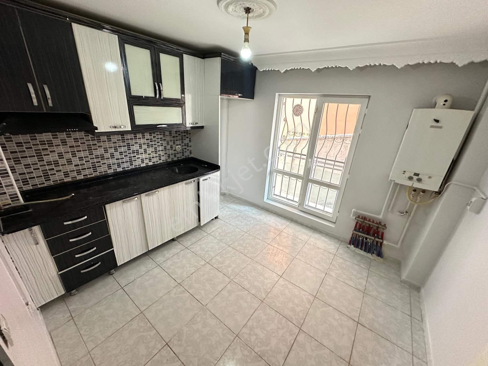 Alsancak Mah Hesaplı Satılık 3+1 Geniş Balkonlu Daire