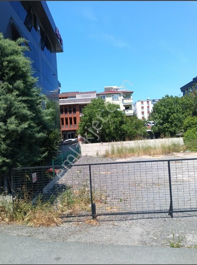 Otopark İçin Uygun, Etrafı Çevrili 300 M2 Kiralık Arsa