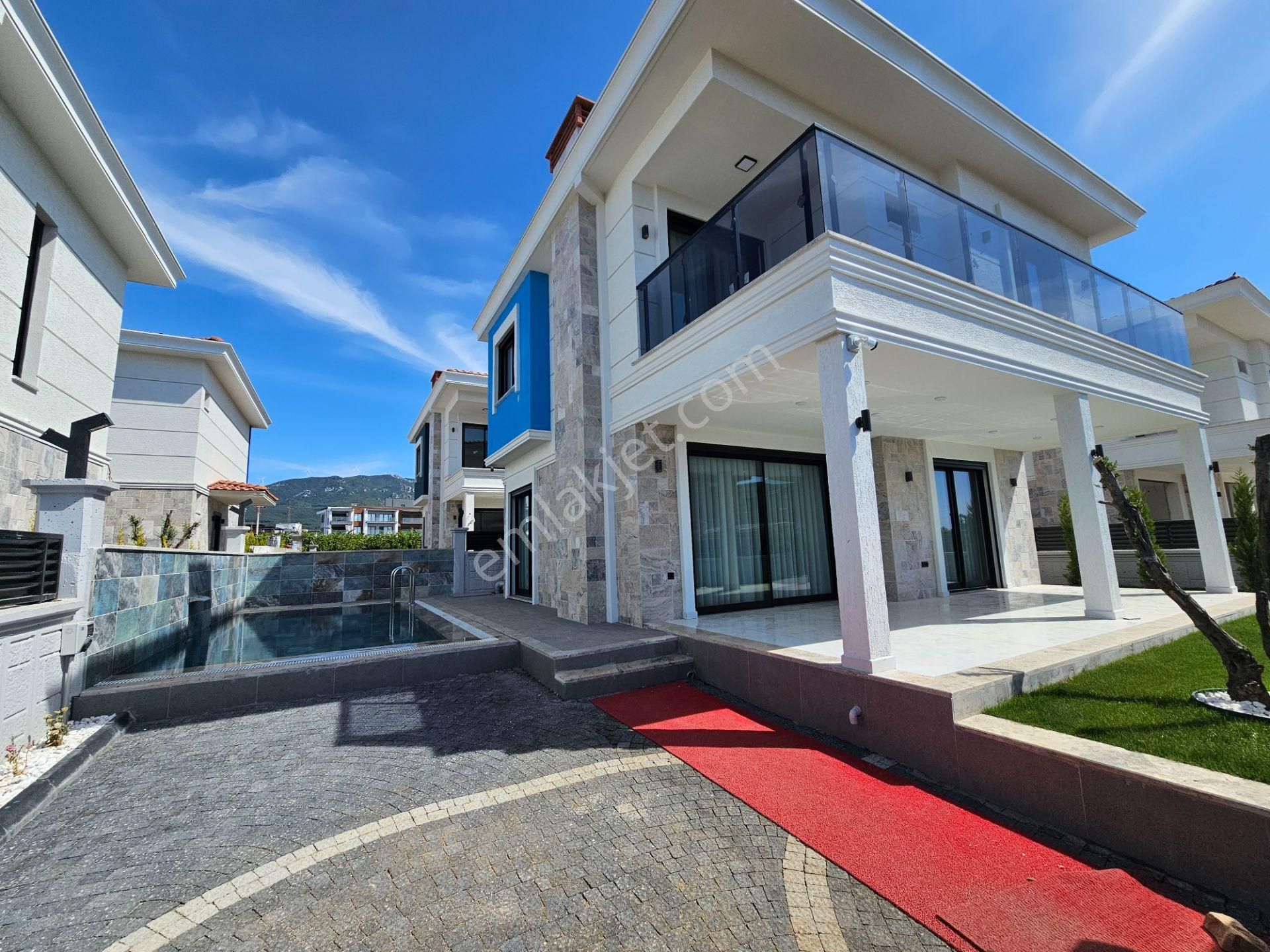Woox'tan Kuşadası Davutlarda Özel Havuzlu Villa