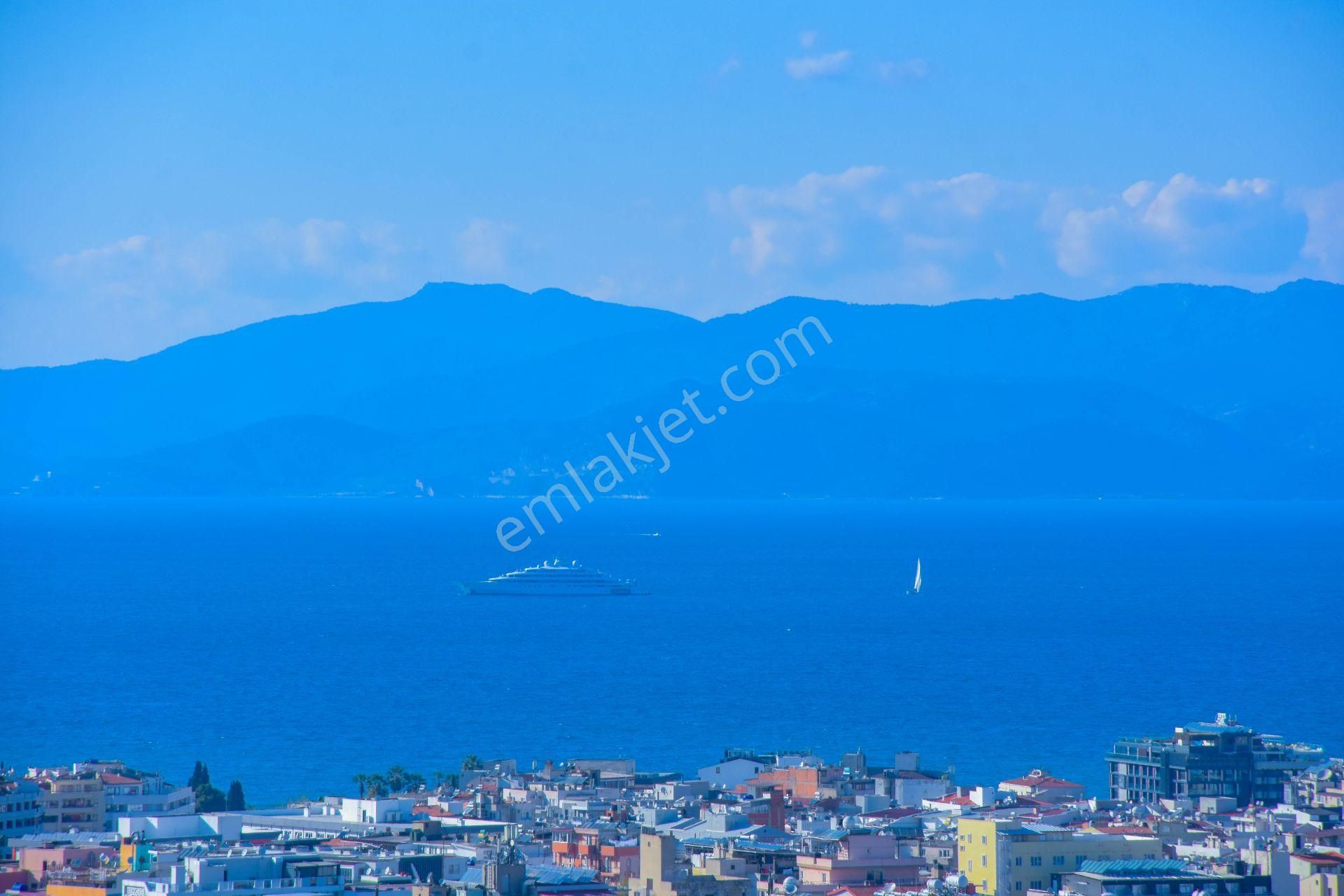 Kuşadası Türkmende Panoramik Deniz Manzaralı Satılık 4+1 Dubleks