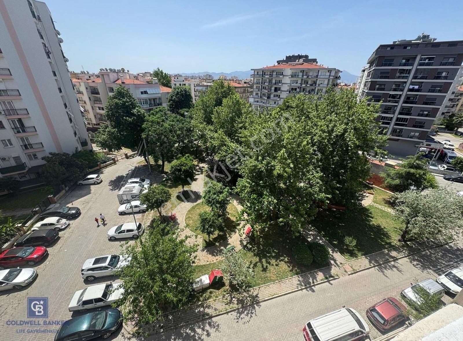 Yalı Mahallesi Önü Açık Park Cepheli Tadilatlı 3+1 Satılık Daire