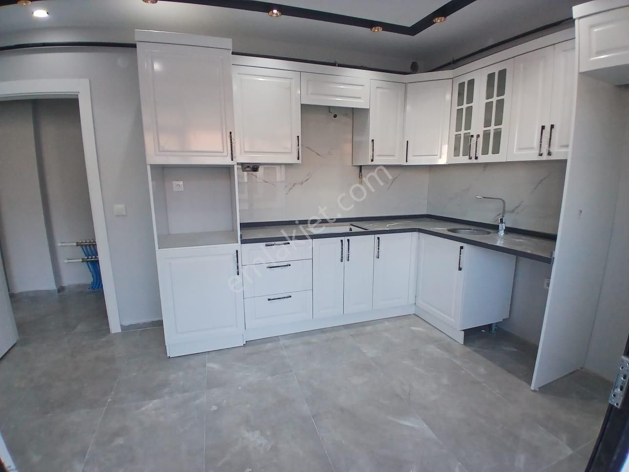 Çamlıca Mahallesinde Satılık 3+1 Daire