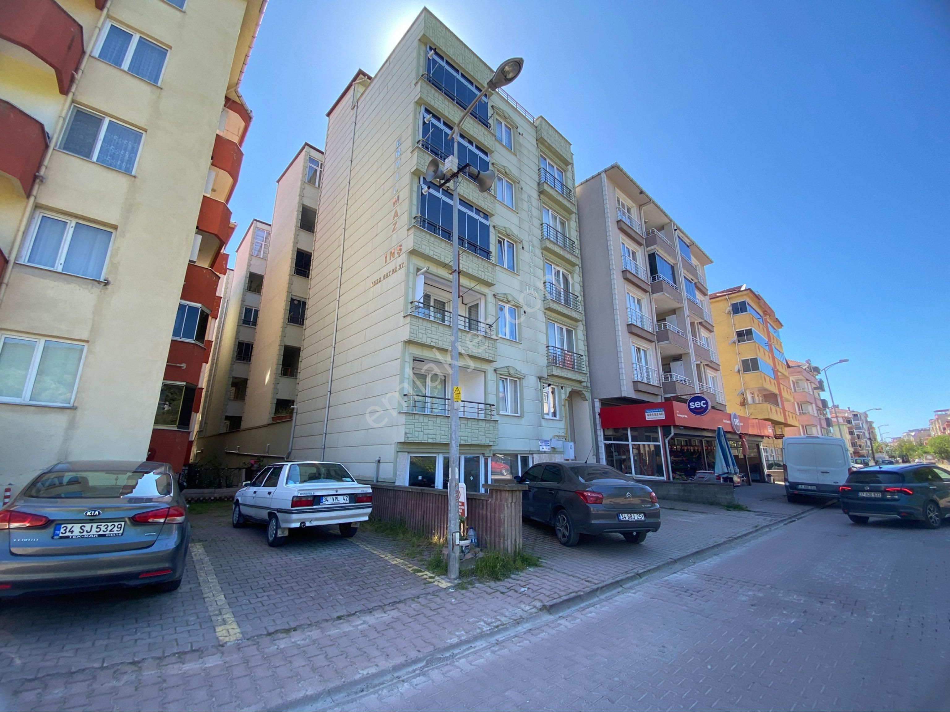 Türkan Emlaktan Ana Cadde Üzeri Satılık Daire