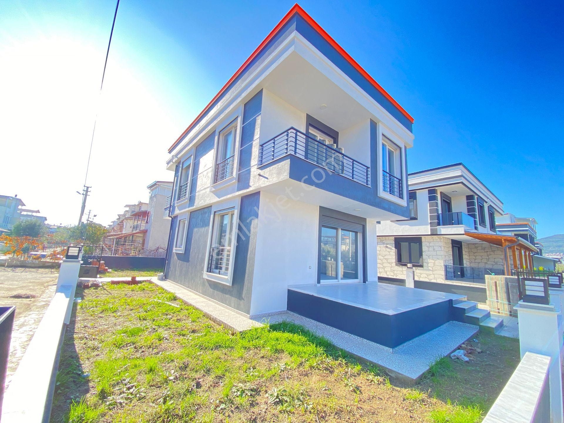 Doğanbey De 320m2 Arsaiçinde Tek Müstakil Satılık 3+1 Villa