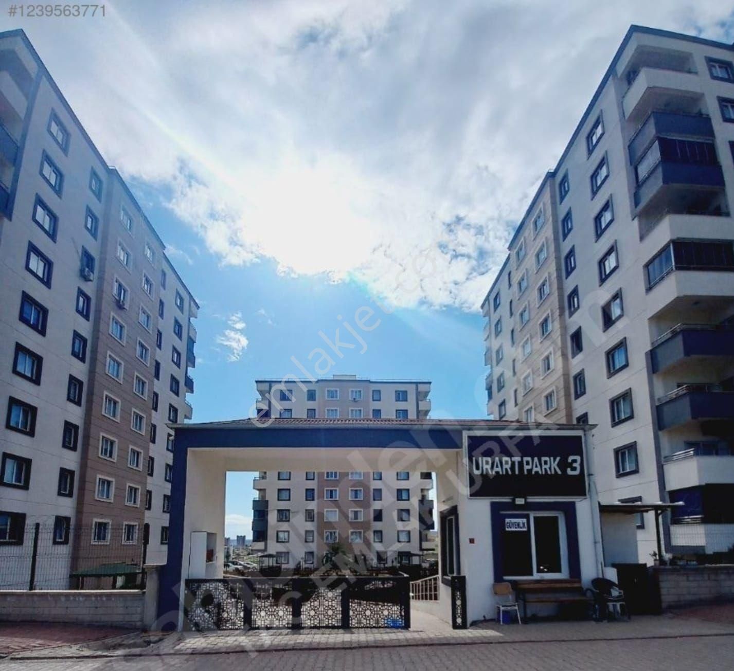 Cadde Seyran'dan Satılık 3+1 150m2 Lüks Sitede Mehmetçik Mah.