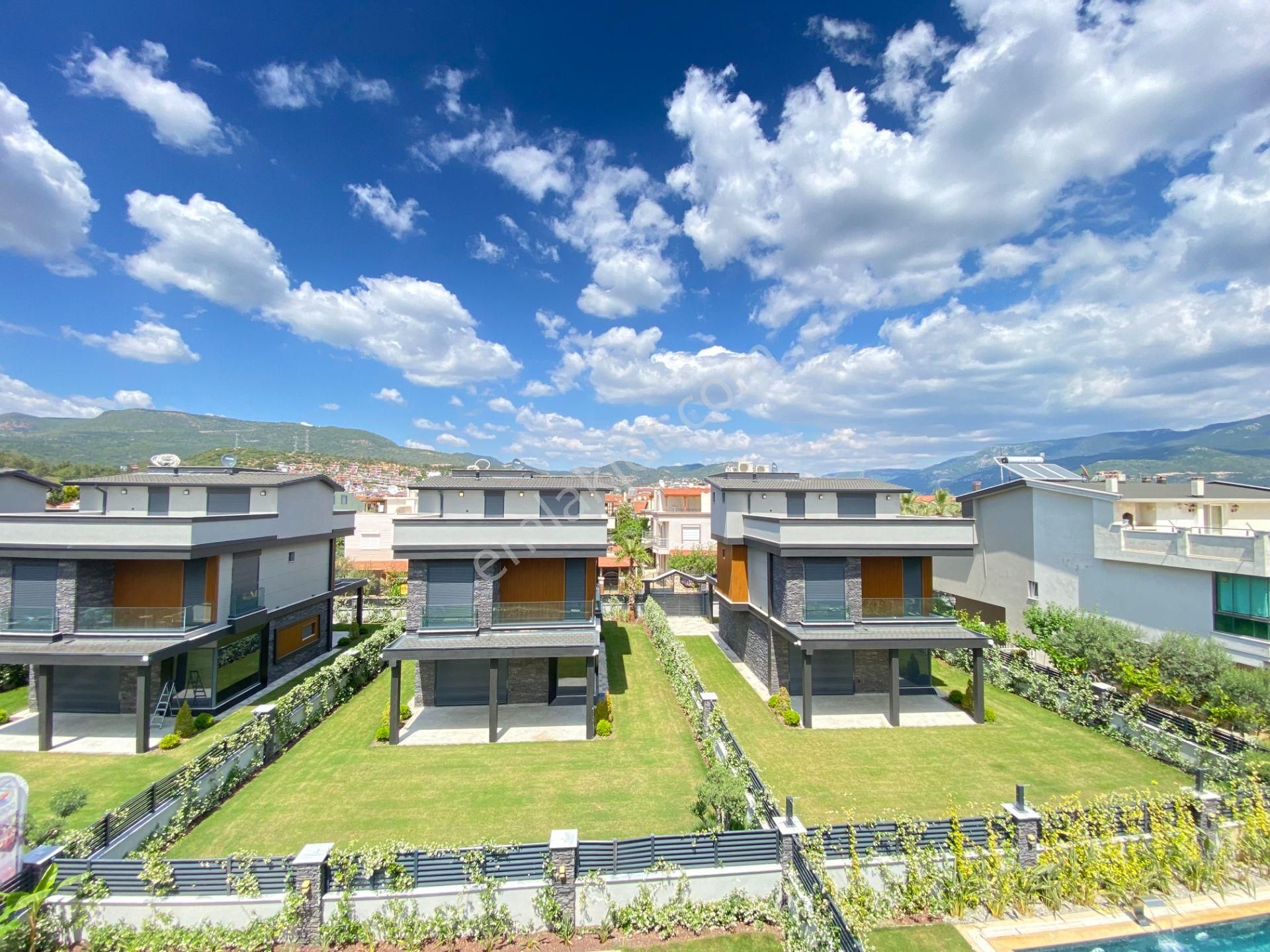Gümüldür De Deniz Tarafında Yerden Isıtma Lüx Satılık 4+1 Villa