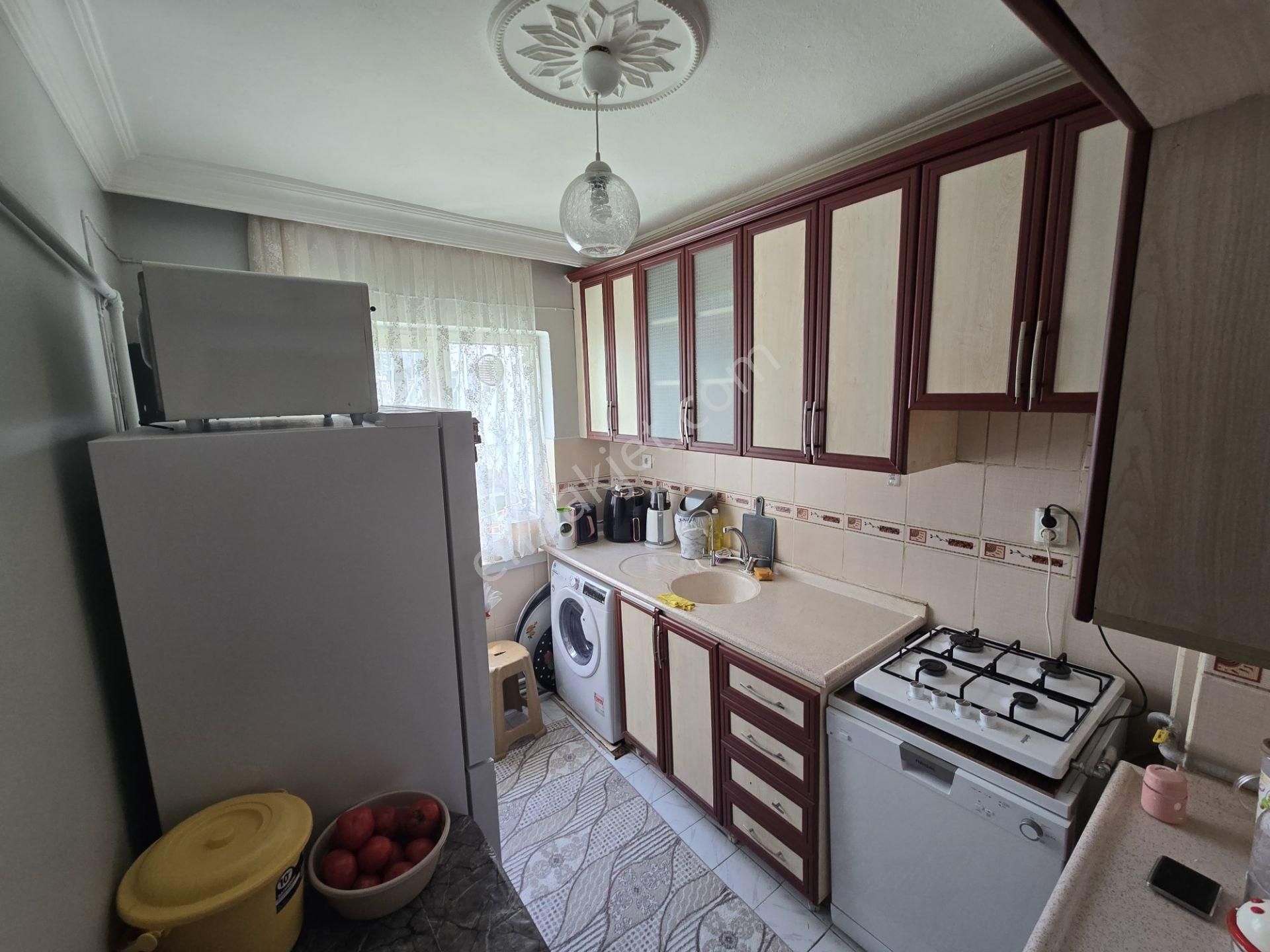 Plevne Mh'de 2+1 90m² Yapılı Trene Yakın Giriş Kat Daire