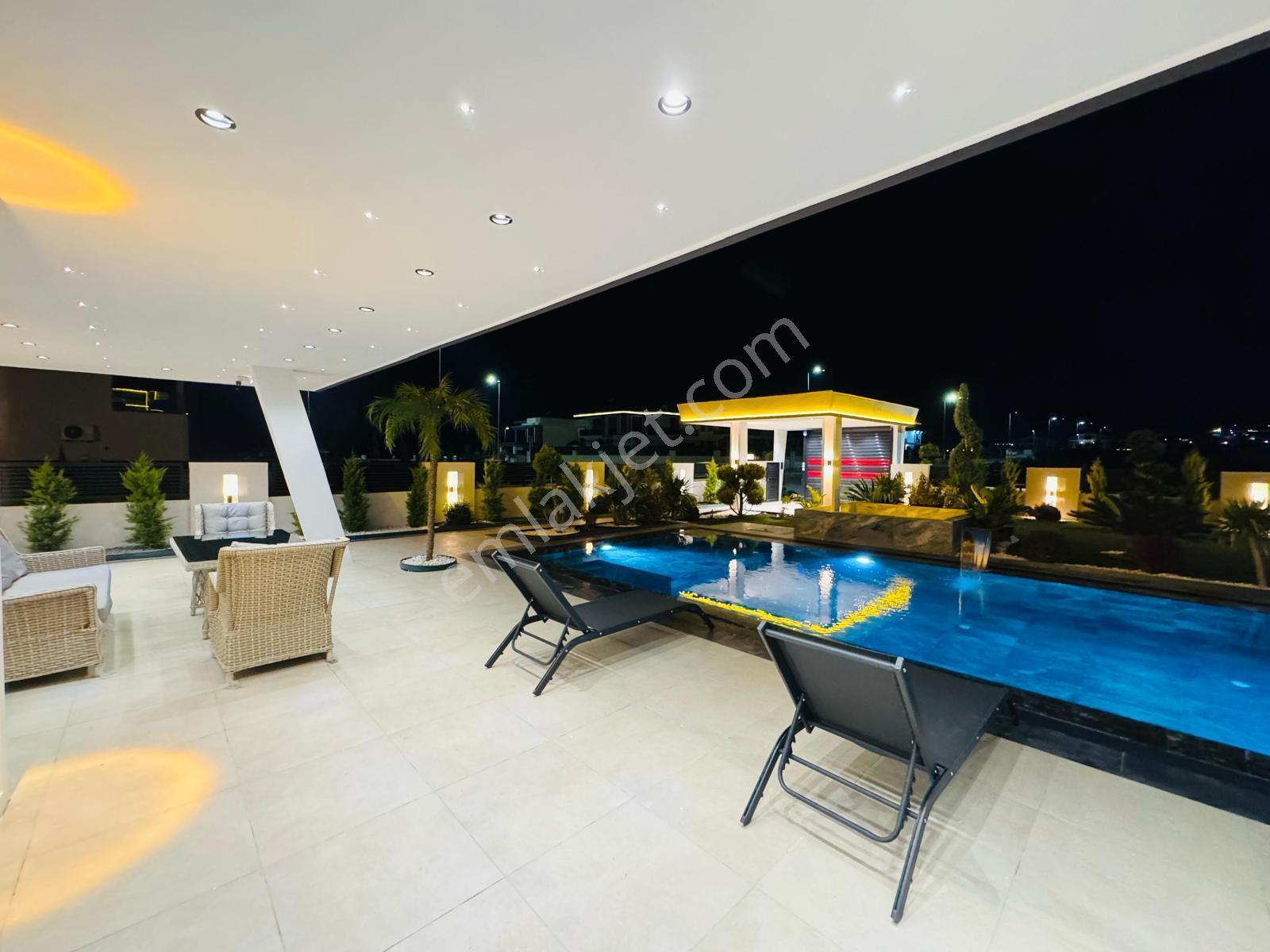 Didim Efeler'de Villalar Bölgesinde Full Akıllı Sistem Full Eşyalı Lüx Villa - Görsel 22