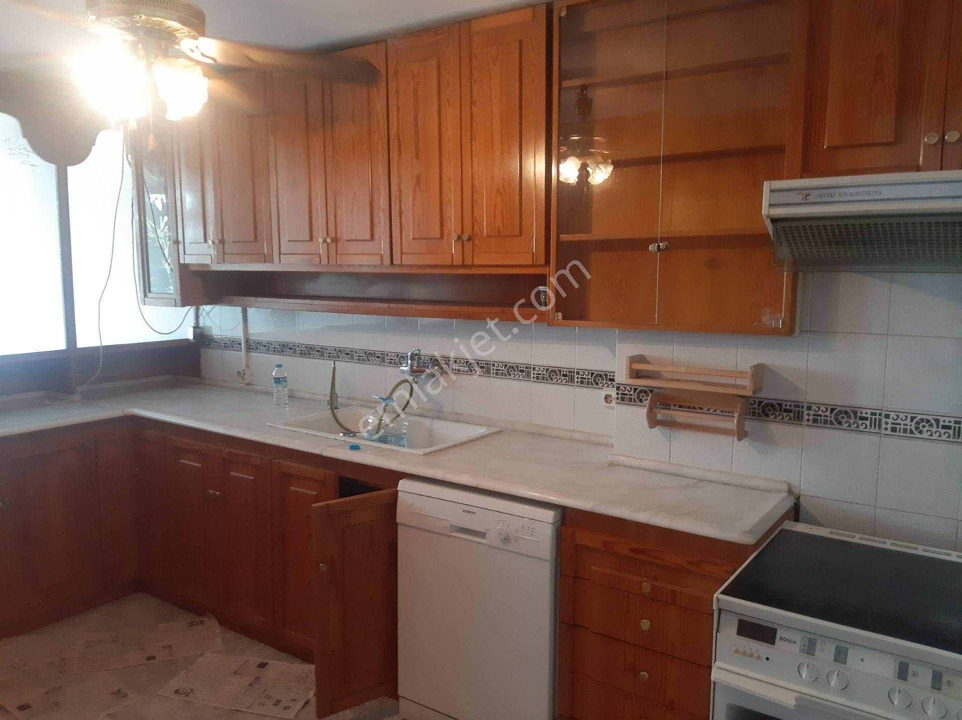 İzmir Güzelyalı'da Satılık 3+1 Yalı Dairesi