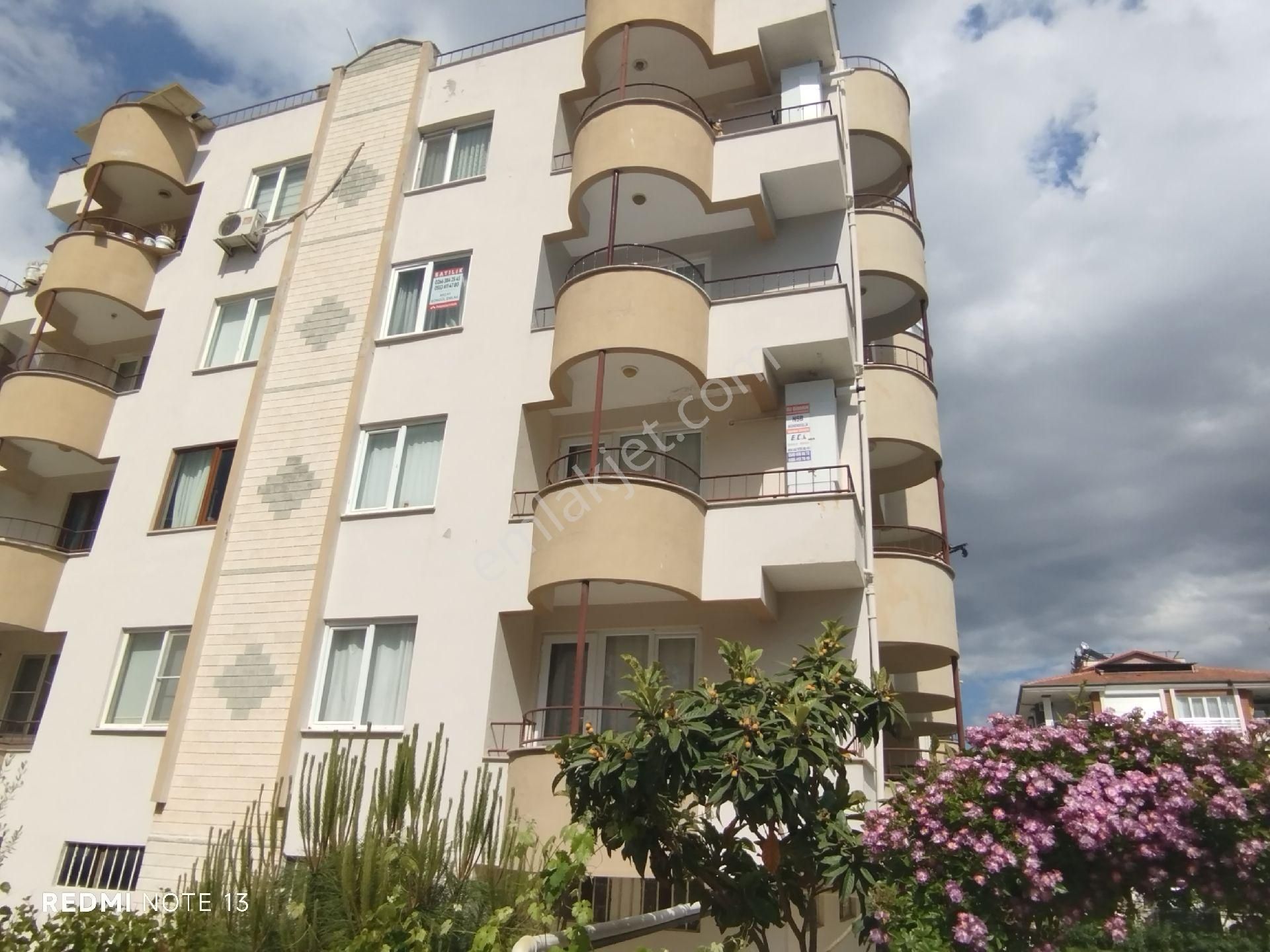 Altınkum Da 3+1 Doğalgazlı Bahçe Kullanımlı Daire