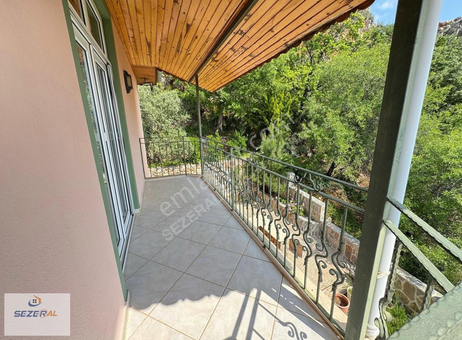 Alanya'da Satılık Deniz, Kale Manzaralı Lüks Villa - Görsel 4