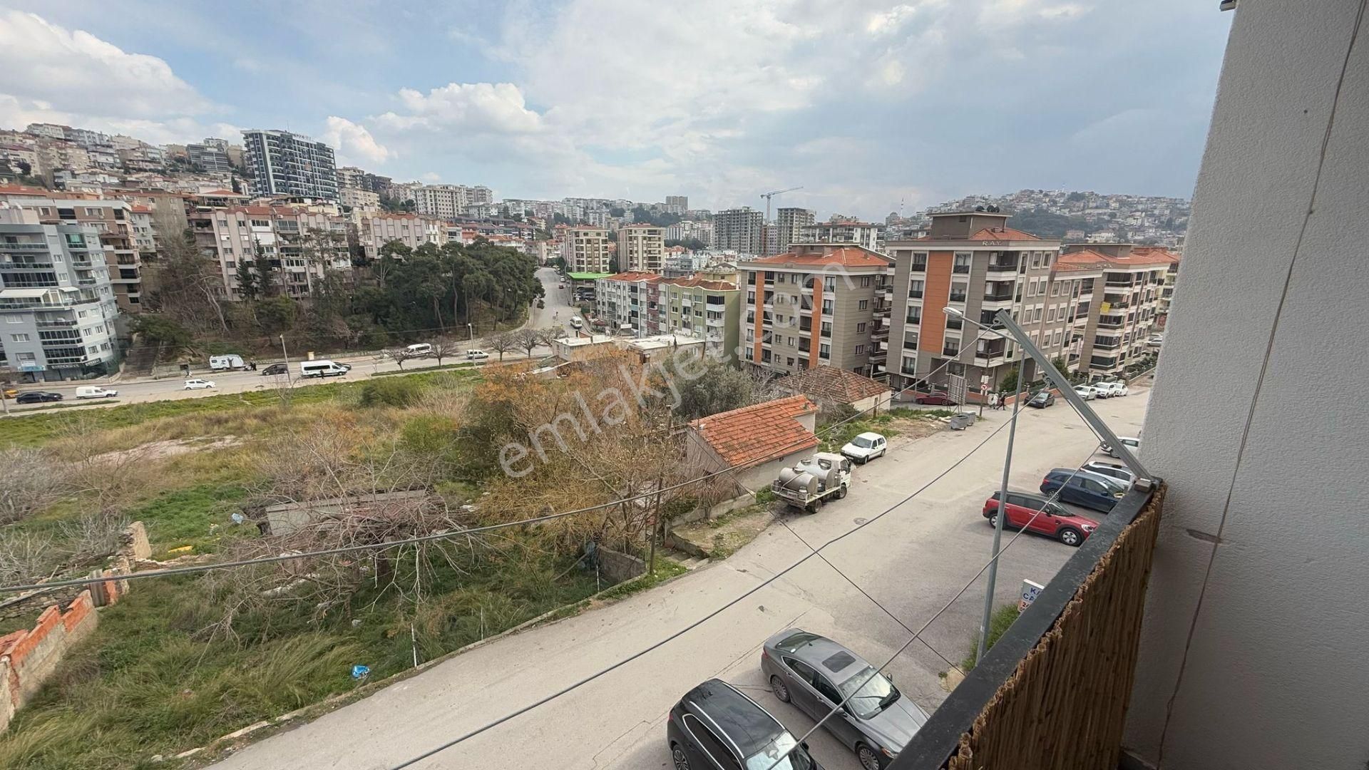 Maliyeciler Mahallesinde Doğalgazlı Balkonlu Arakat 3+1 Satılık