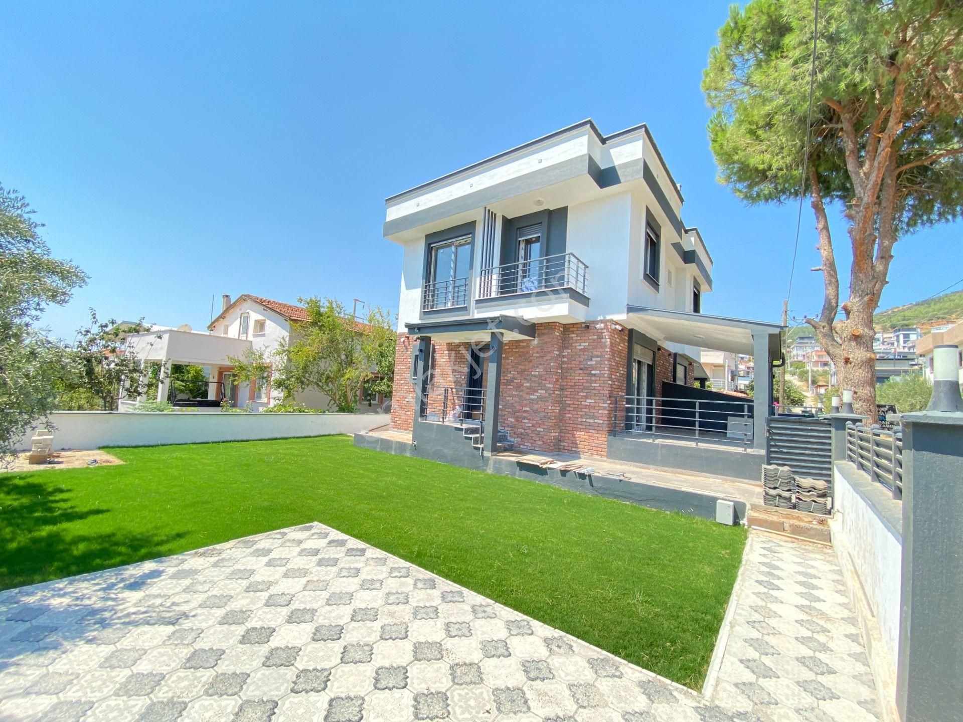 Doğanbey Atatürk Mh.de Full Deniz Bahçeli Satılık 3+1 Villa
