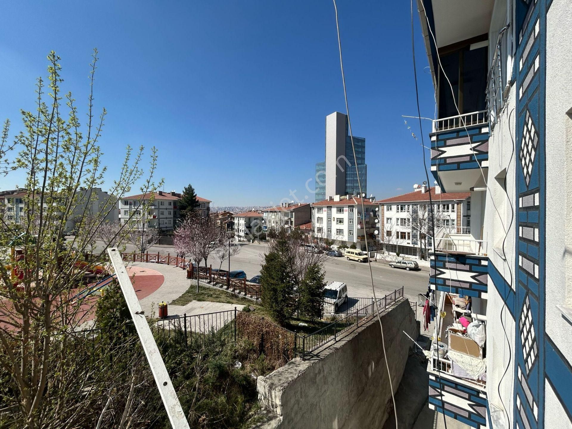 Altındağ Örnek'te Örnek Caddesi Üzerinde Ara Kat Satılık Daire