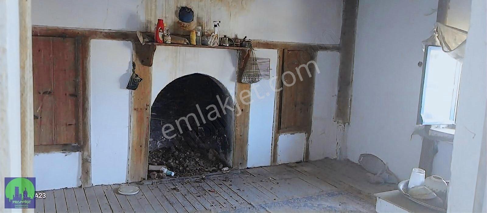 Uşak/ulubey/kışla Köyü Satılık 2 Katlı Köy Evi Ve Arsası - Görsel 3