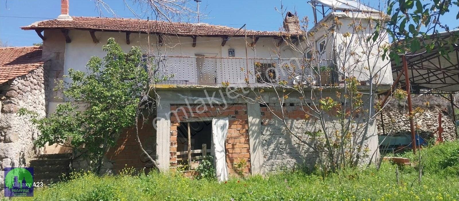 Uşak/ulubey/kışla Köyü Satılık 2 Katlı Köy Evi Ve Arsası - Görsel 11