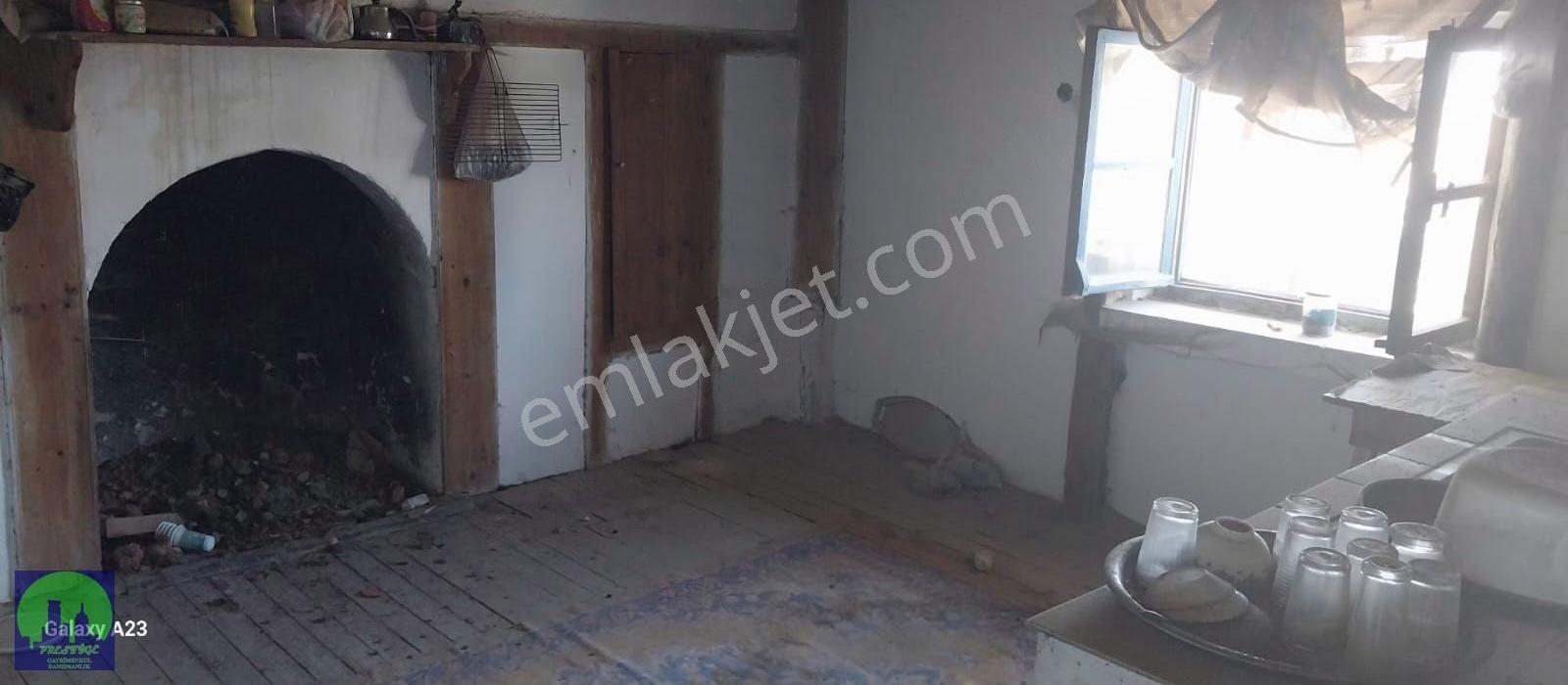 Uşak/ulubey/kışla Köyü Satılık 2 Katlı Köy Evi Ve Arsası - Görsel 13