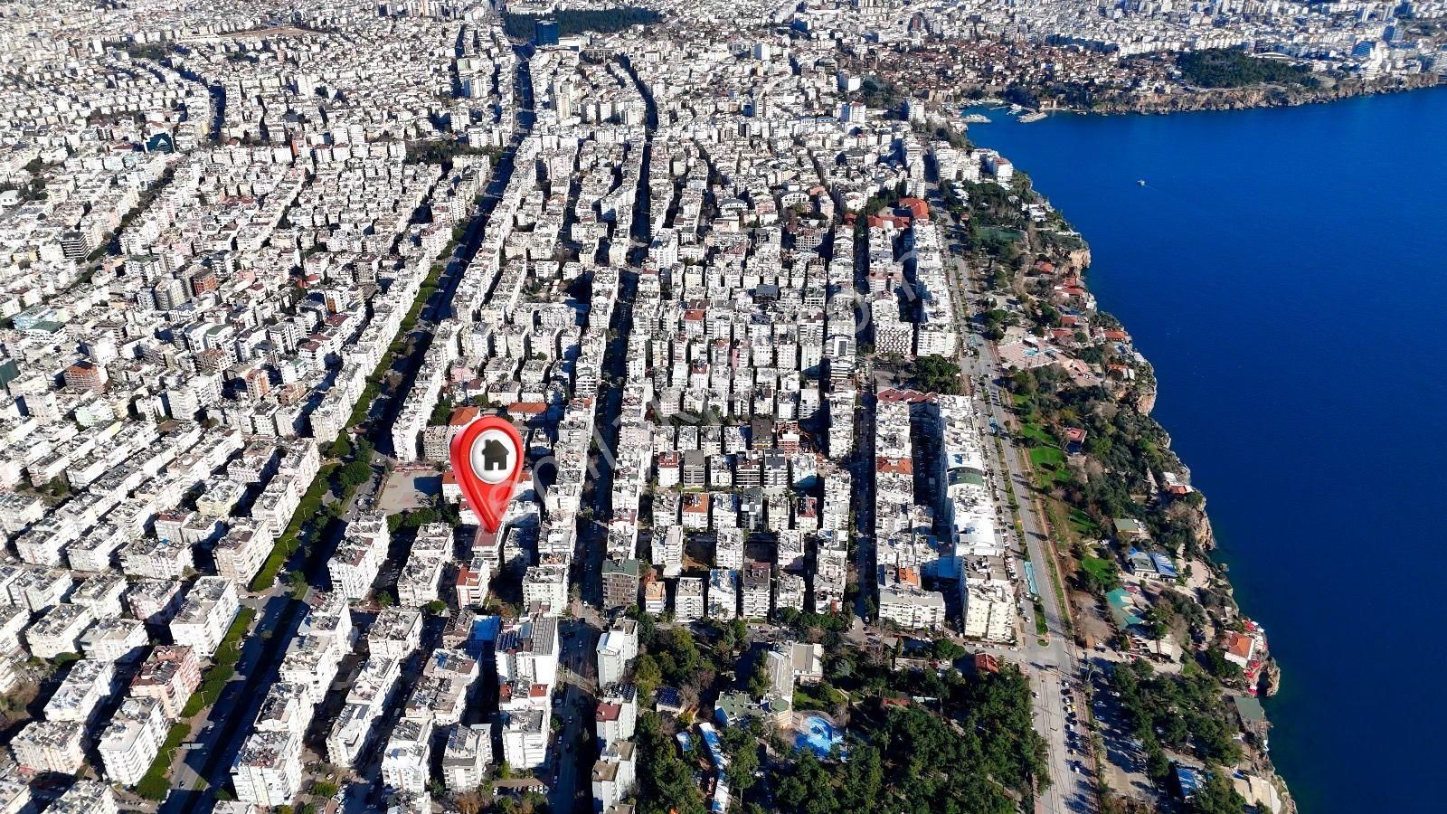 Konyaaltı Sahile Yürüme Mesafesinde Çok Lüks 3+1