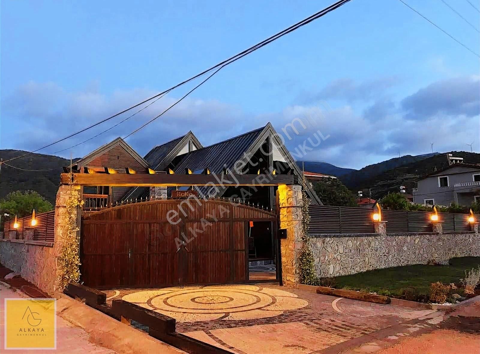 Balıkesir Erdek Doğanlar'da Satılık Lükx Loft Villa Denize 100mt