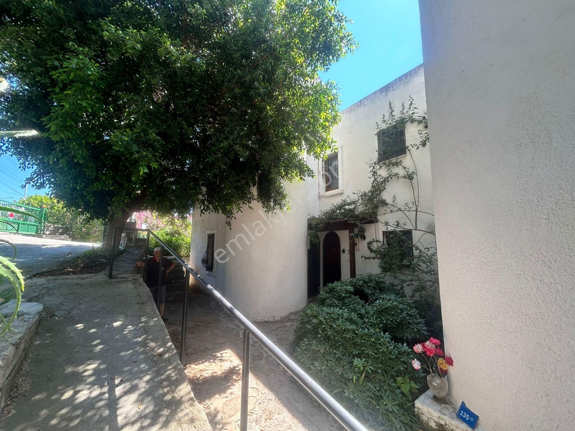 Bodrum Merkez'de Site İçerisinde Satılık 2+1 Daire
