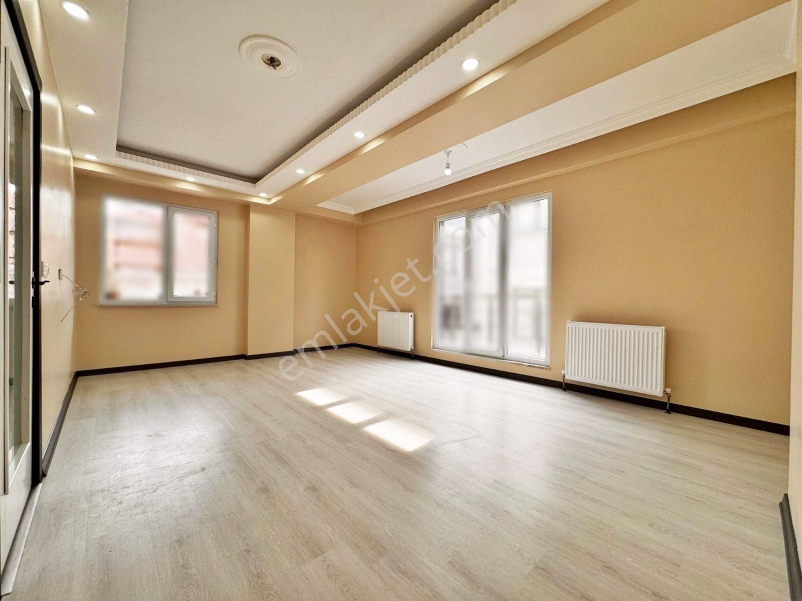 Kapaklı'da Hastane Kaymakamlık Civarı 3+1 İskanlı Kombili Daire