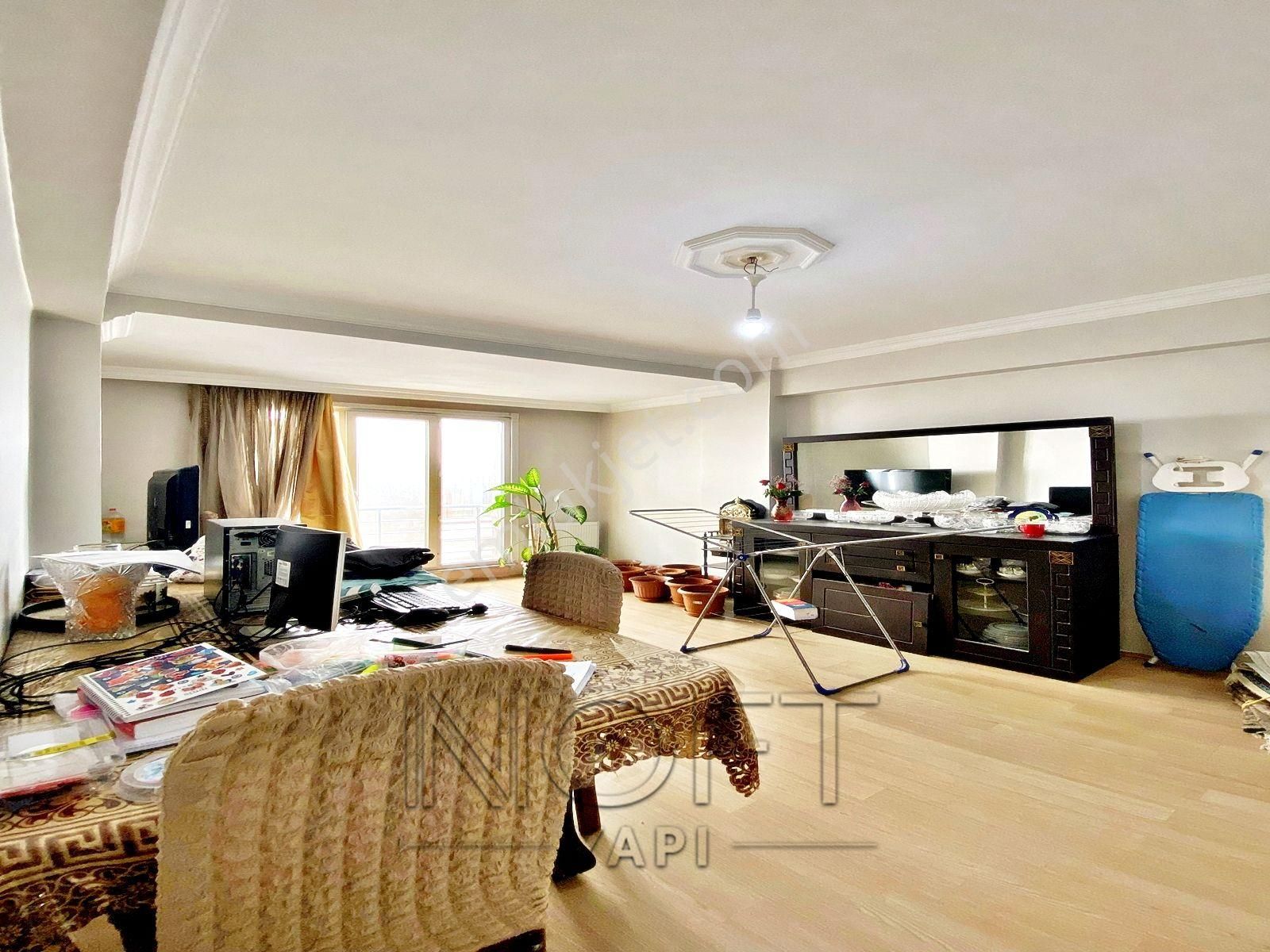 Esenyurt Fatih Üçevler Mahallesi 2+1 110 M2 Acil Satılık Arakat Daire 3.kat Balkonlu Meydana 5 Dk.