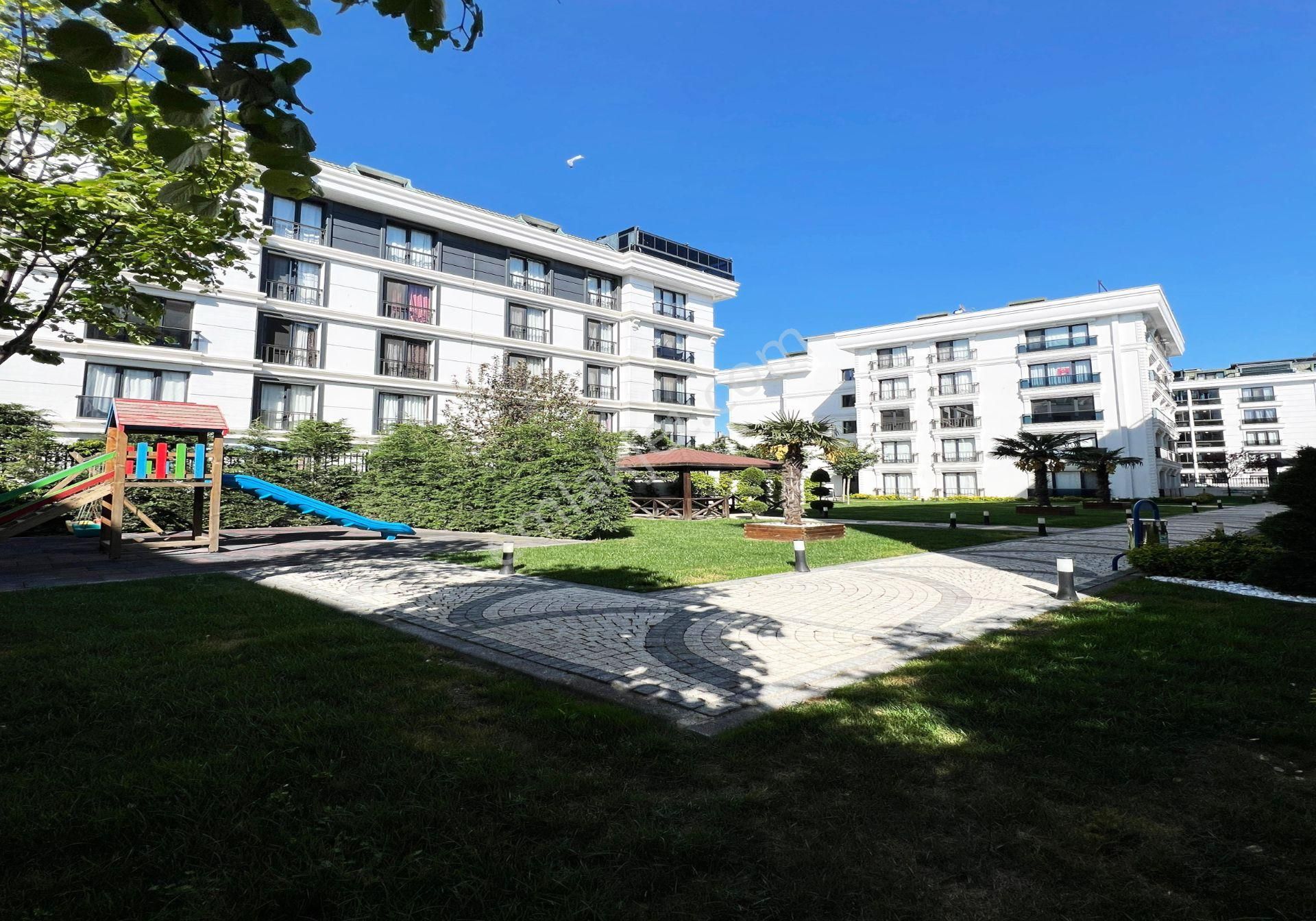 Büyükçenin En Gözde Sitesinde 3+2 Deniz Mesafesinde Daire
