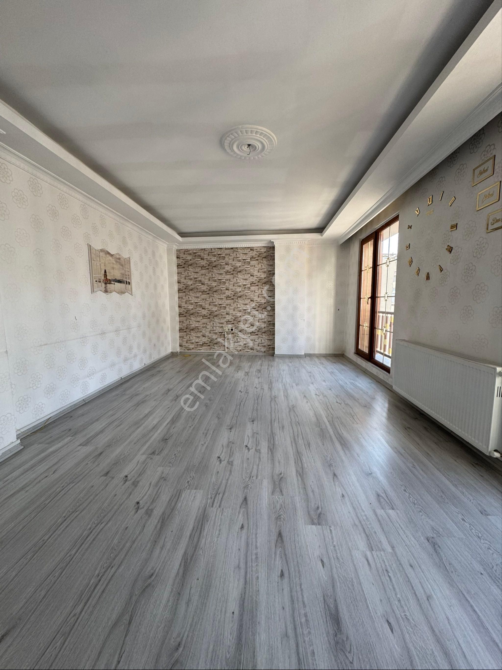 İncirtepe Mah Atalay Caddesinde Satılık 130m² Asansörlü Ara Kat Daire