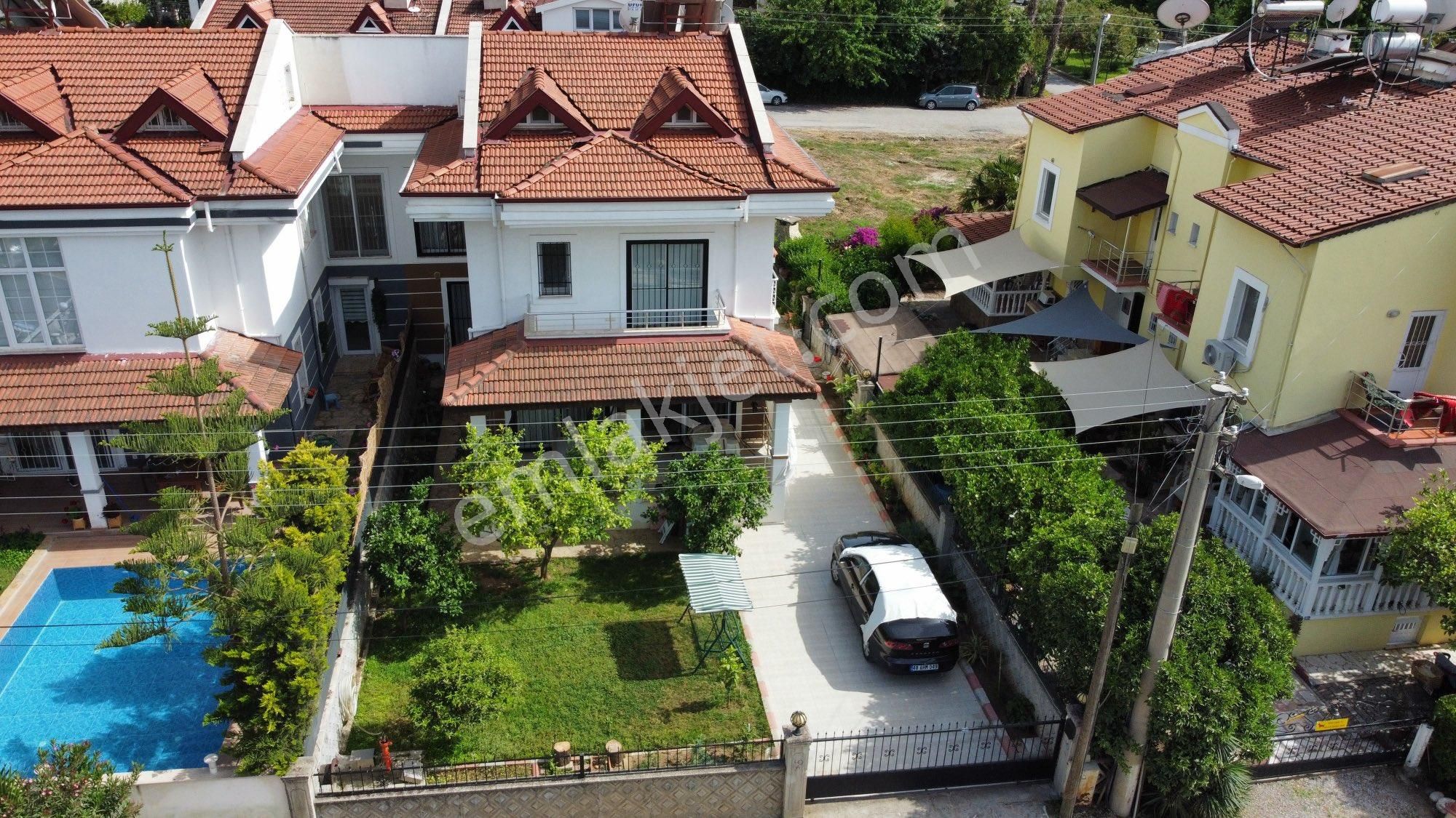 Fethiye Akarca’da Merkezi Konumda Bahçeli 6+1 Triplex Müstakil Villa