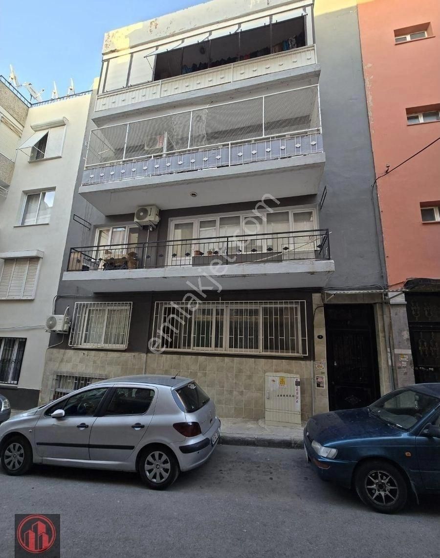 Balçova Belediyesi Yanı J.termalli Y.giriş Balkonlu Satılık 3+1 Daire