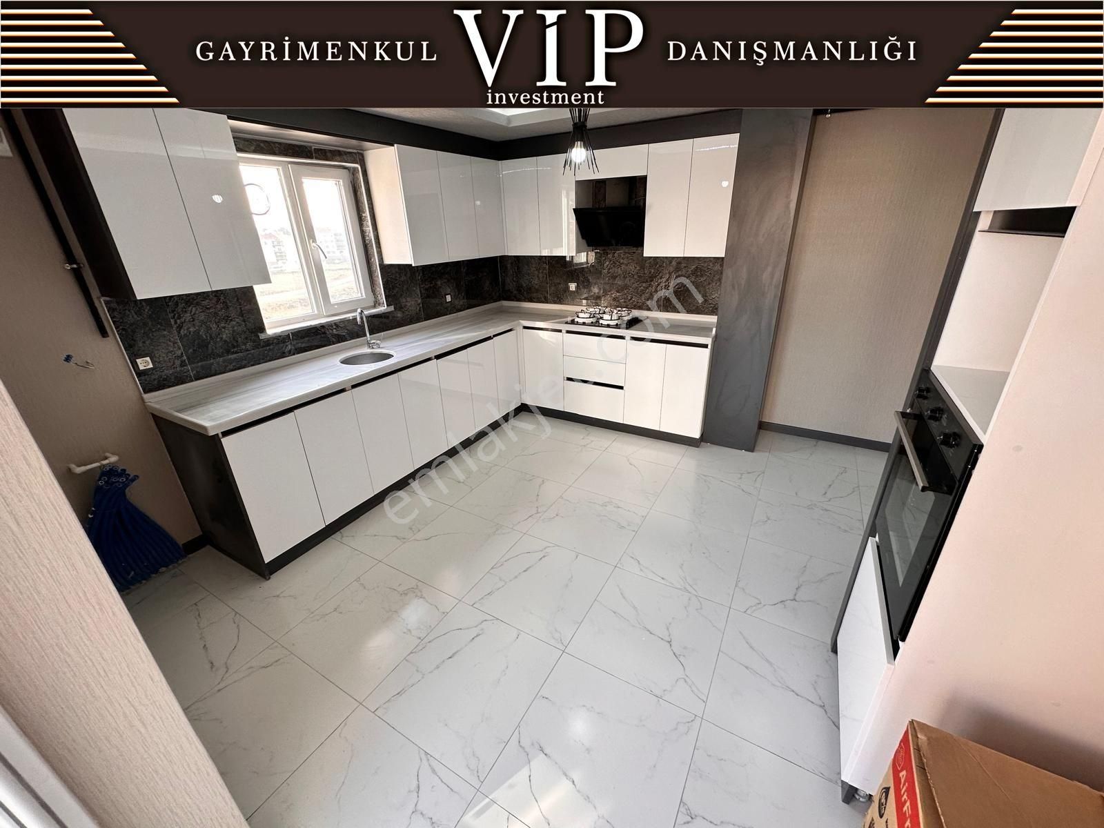 Yenikent Fevzi Çakmakta Full Yapılı Merkezi 3+1 Satılık Daire