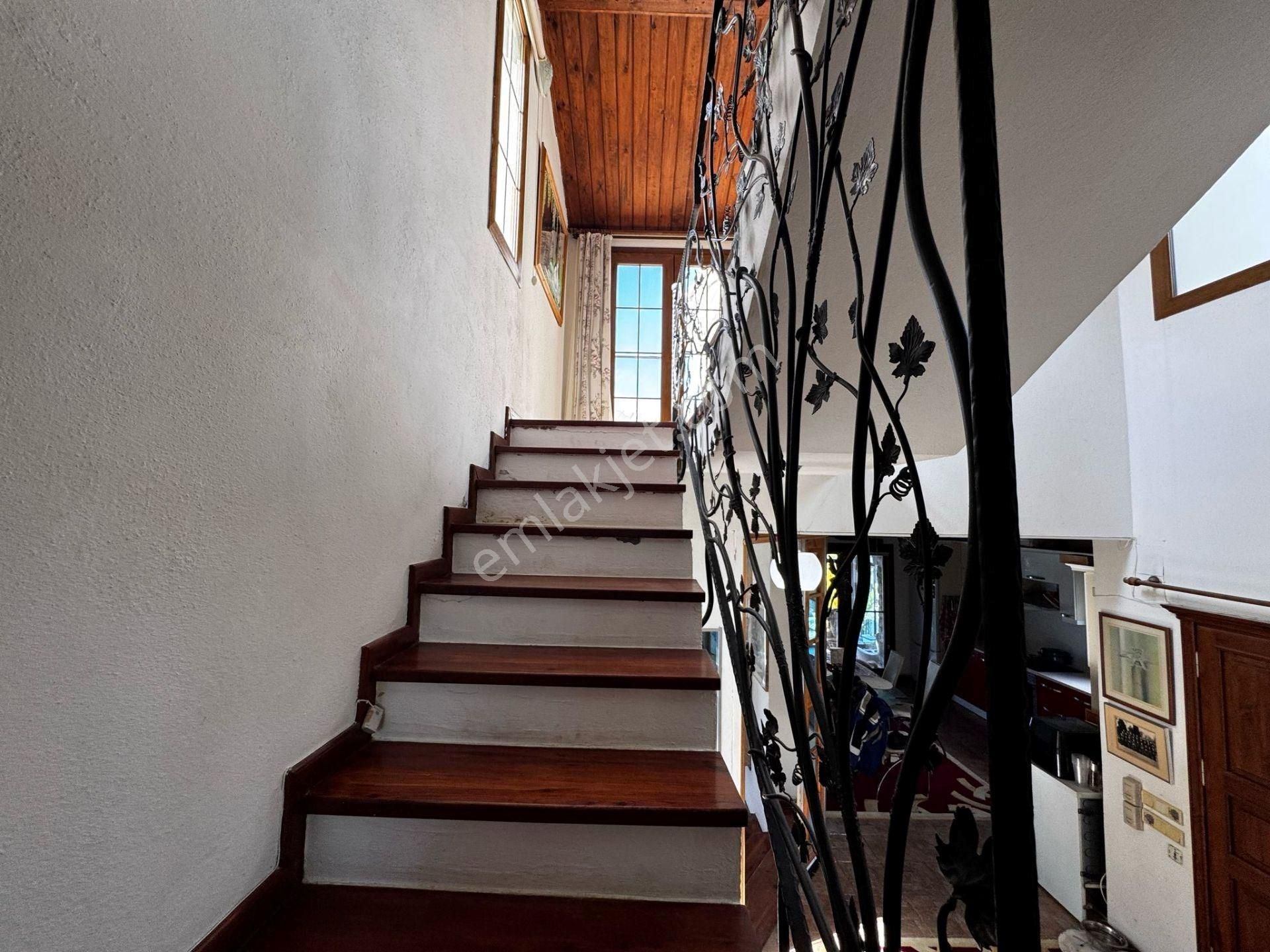 Fethiye Yeşilüzümlü’de 665 M² Arsa Üzerinde, Müstakil Havuzlu, Eşyalı Satılık Villa