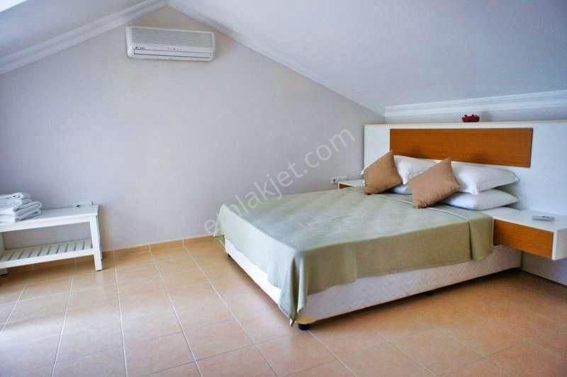 Göcek Vineyard Sitesinde Doğanın Kalbinde Full Eşyalı Tripleks