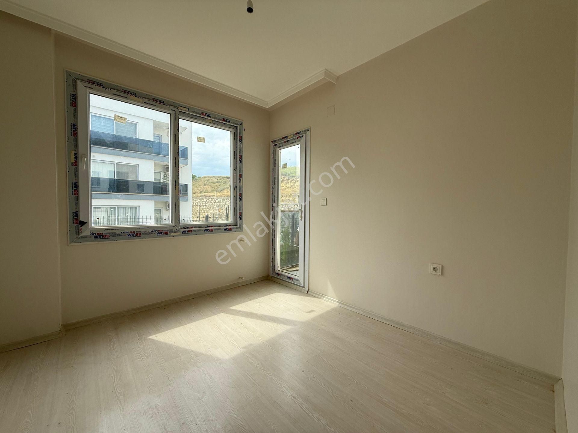 Kabasakal'da Doğayla İç İçe Güvenlik+ç.banyo+havuz+site İçi 2+1!