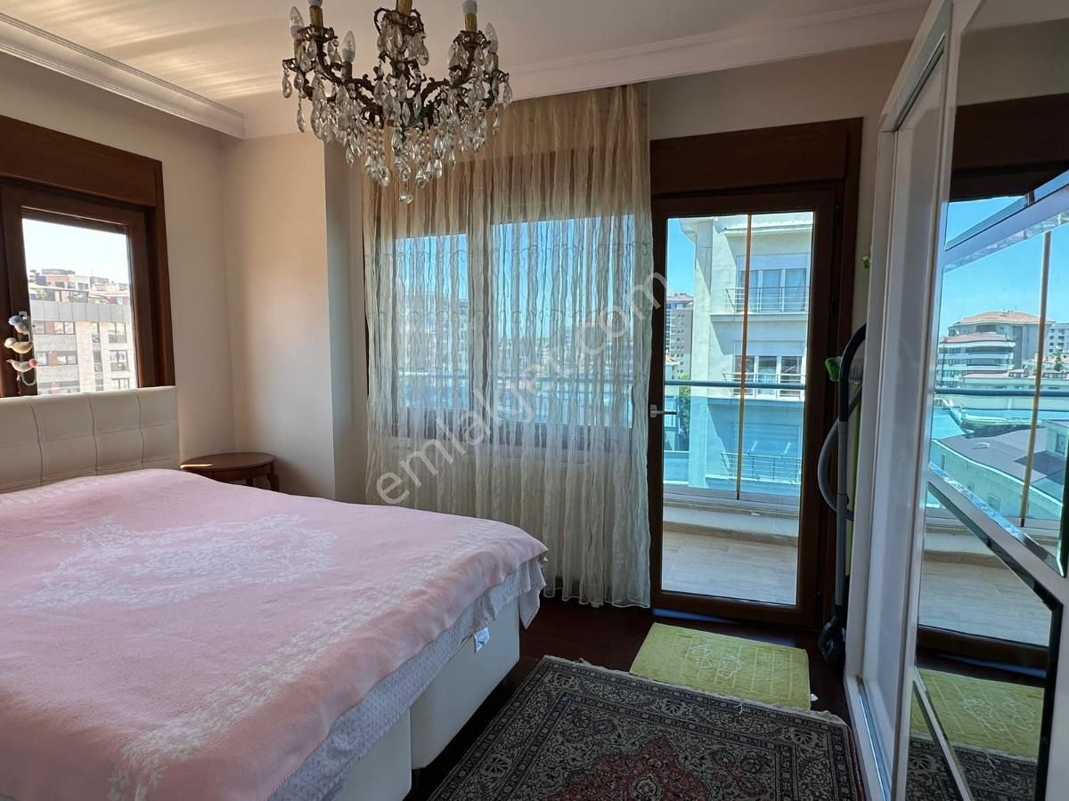 Turyaptan Feneryolunda 10 Yıllık Binada Satılık 3+1 Daire - Görsel 13