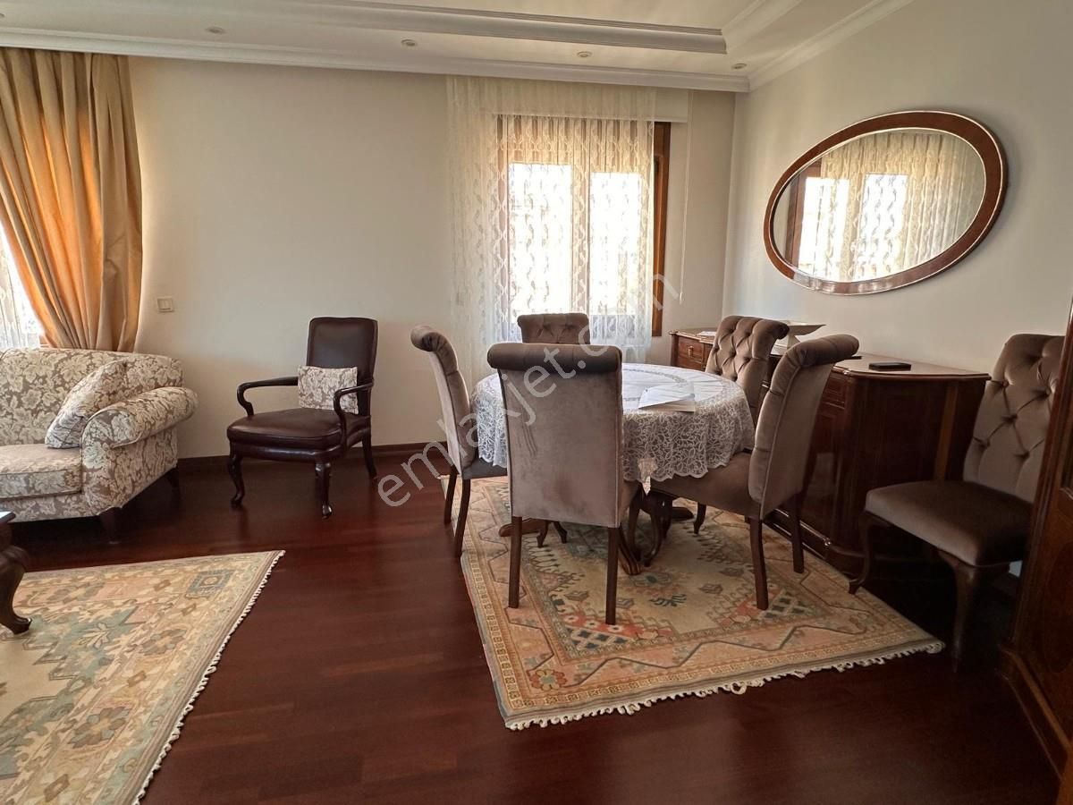 Turyaptan Feneryolunda 10 Yıllık Binada Satılık 3+1 Daire - Görsel 3