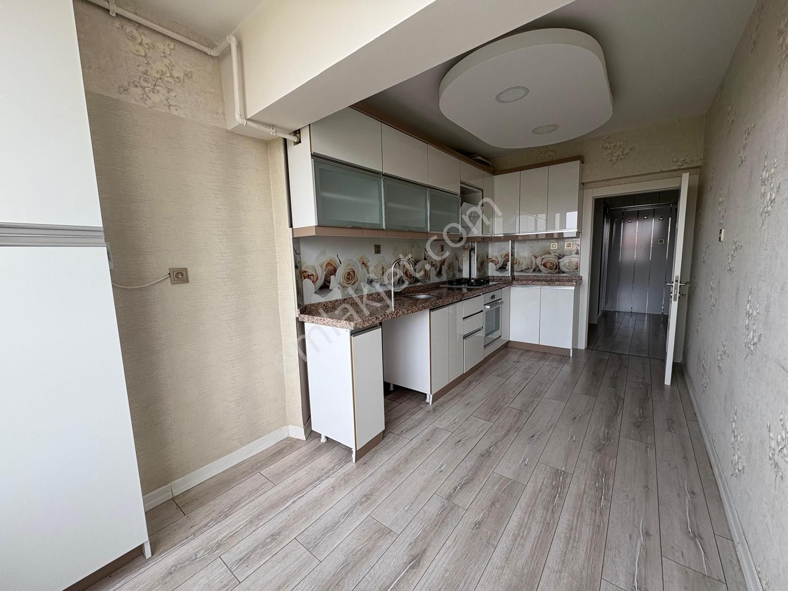 (1047) Keçiören Yayla Mahallesinde 4.üst Katta 3+1 Full Yapılı Boş Daire!!!