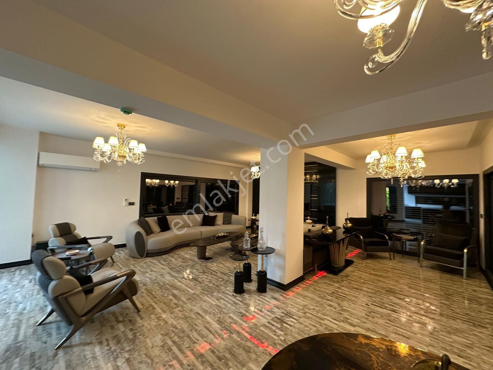 Denizli Merkezefendi Yenişehir'de Satılık Ultra Lüks Villa