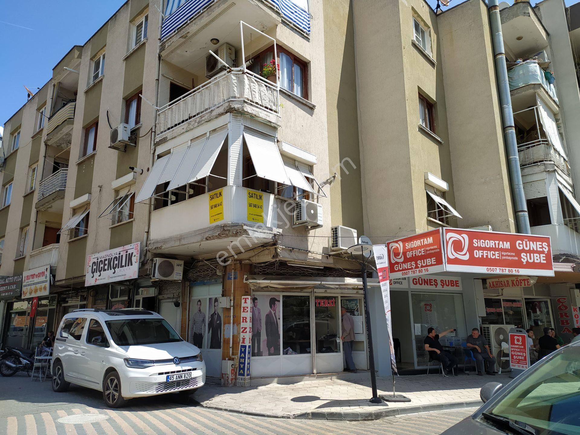 Yeni Belediye Arkası Dükkan Üstü Köşe Satılık Doğalgazlı Daire