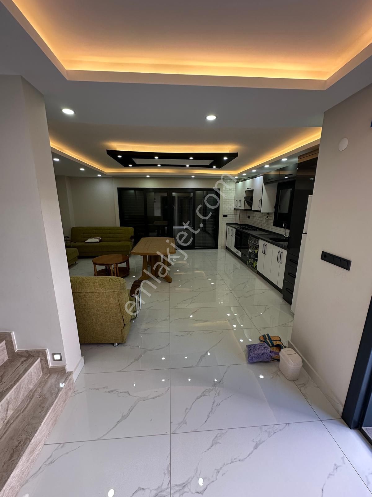 Kuşadası Güzelçamlı Mahallesinde Denize Yakın Satılık Müstakil Özel Havuzlu Lüks Villa
