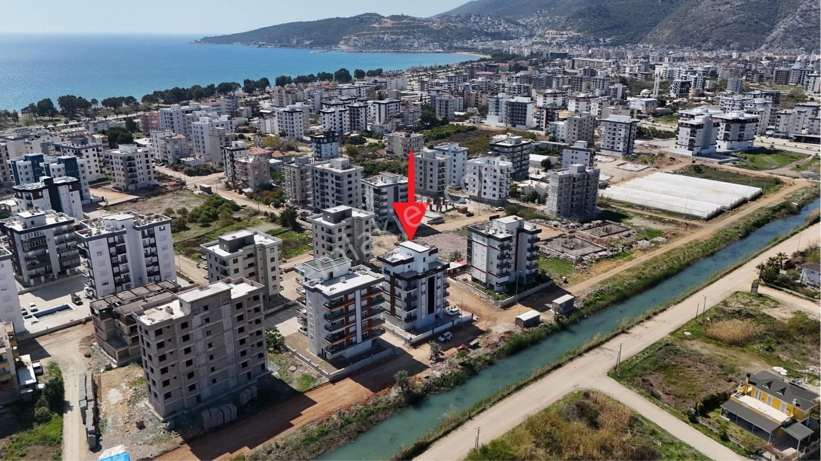 Kum Mahallesinde Çay Kenarında Lüks 1+1 Sıfır Satılık Daire
