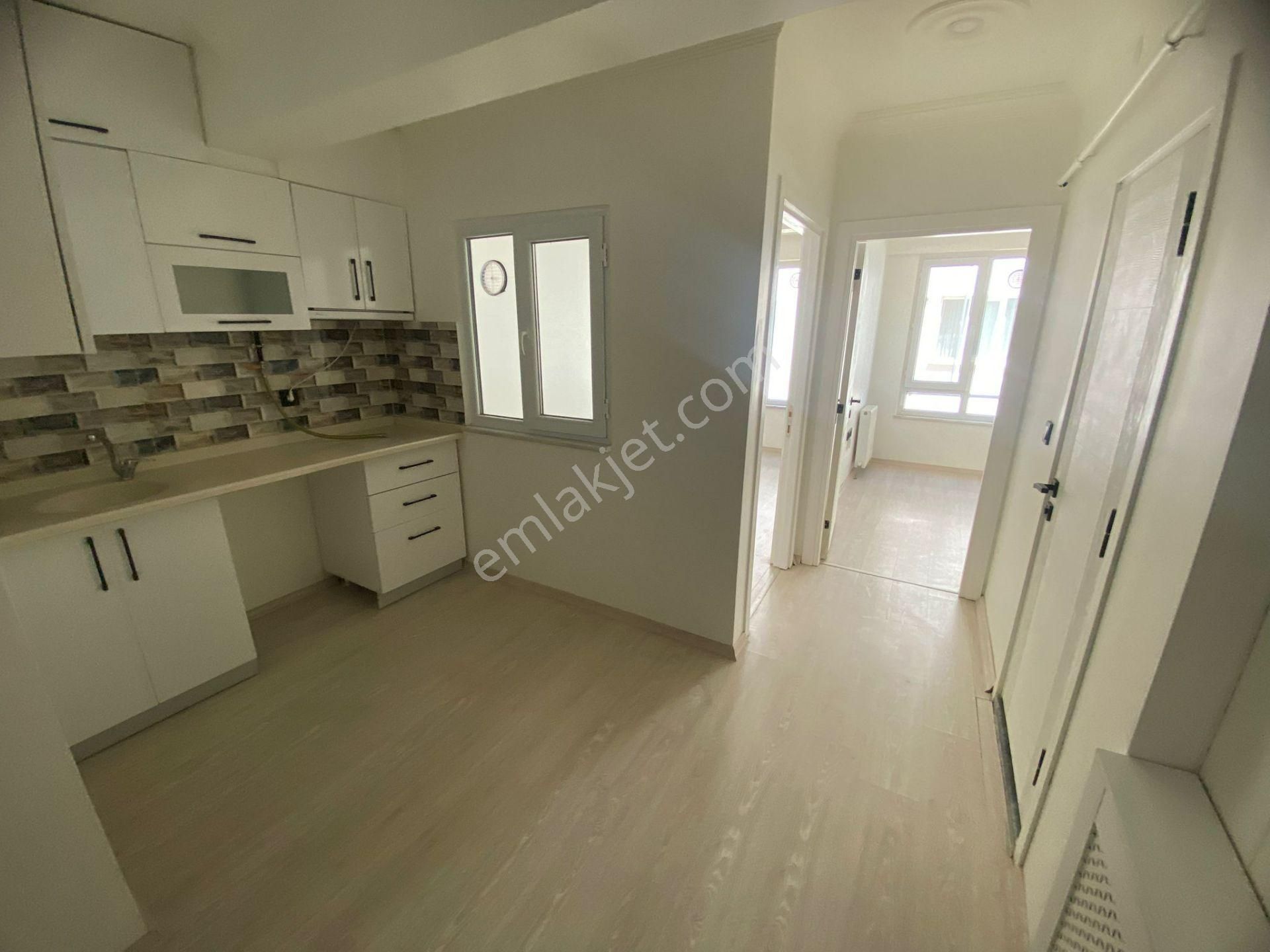 Sütlüce Mah. Üniversite Yakını Geniş Kullanışlı Kiralık 2+0 Daire İs-63