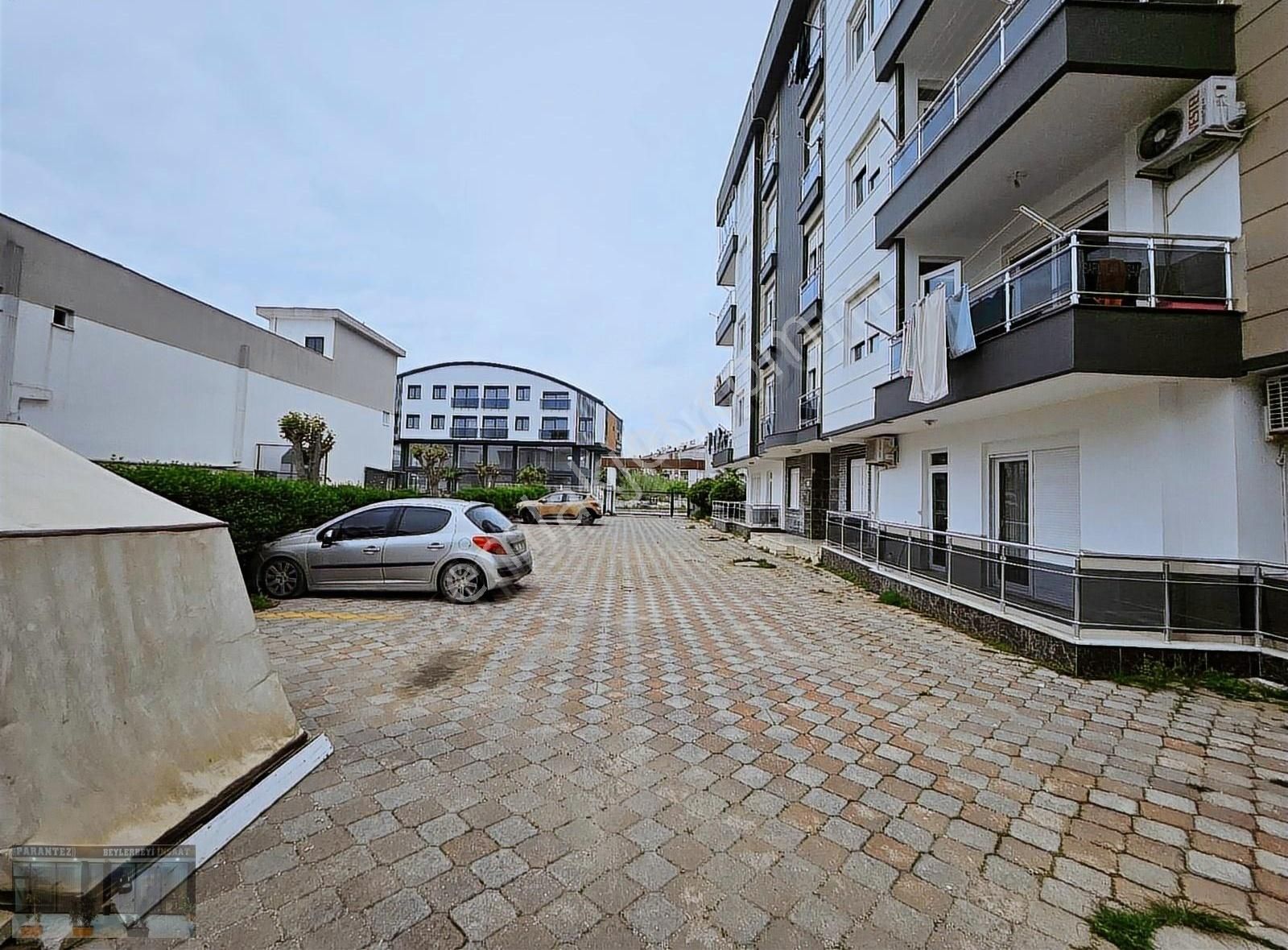 Muratpaşa / Güzeloba'da Cadde Üzeri Kiralık Daire