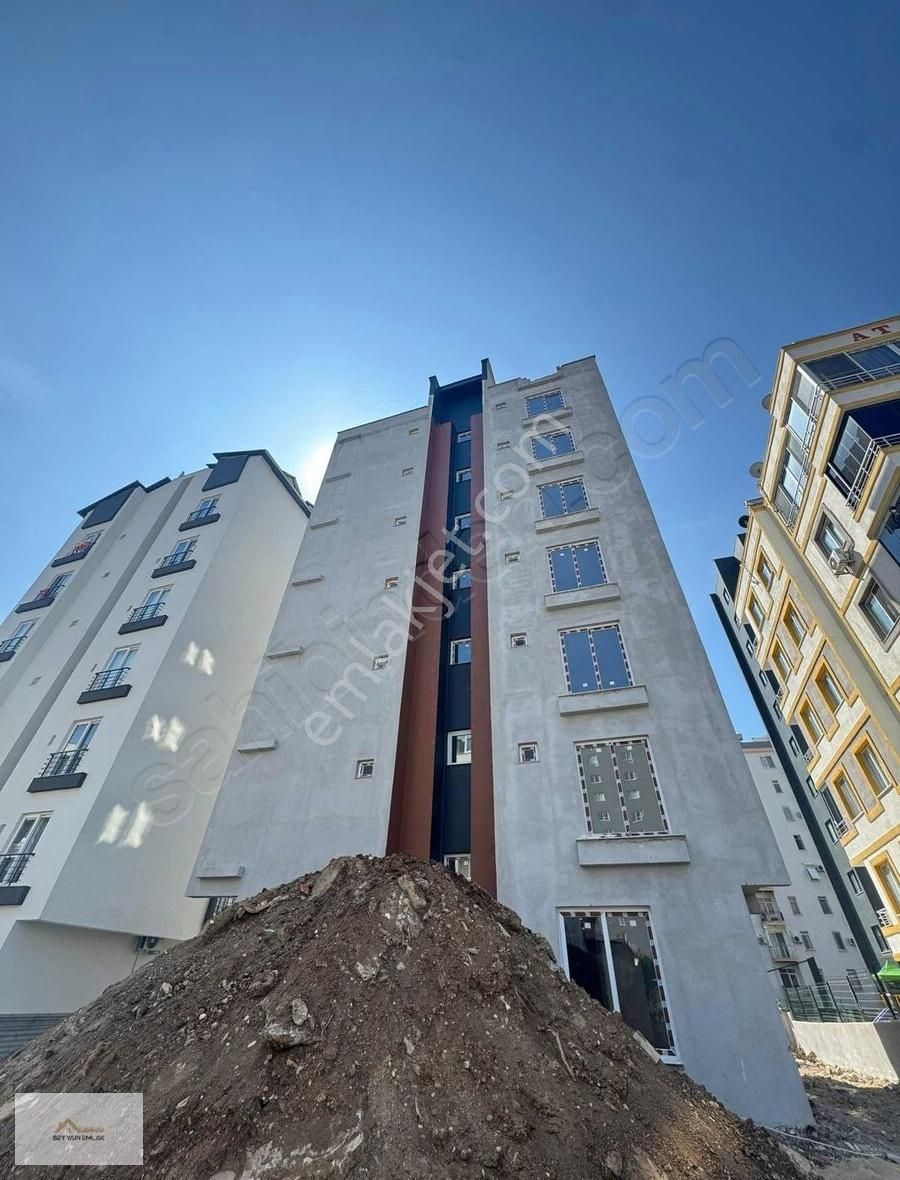 1+1 Tömük Fırsat Daire Balkonlu Yüksek Zemin