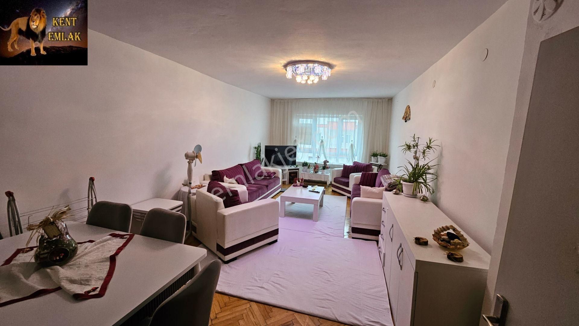 Abidin Paşa Aşık Veysel Mahallesinde Bağımsız Salon 4. Katta 3+1 Yapılı Satılık Daire