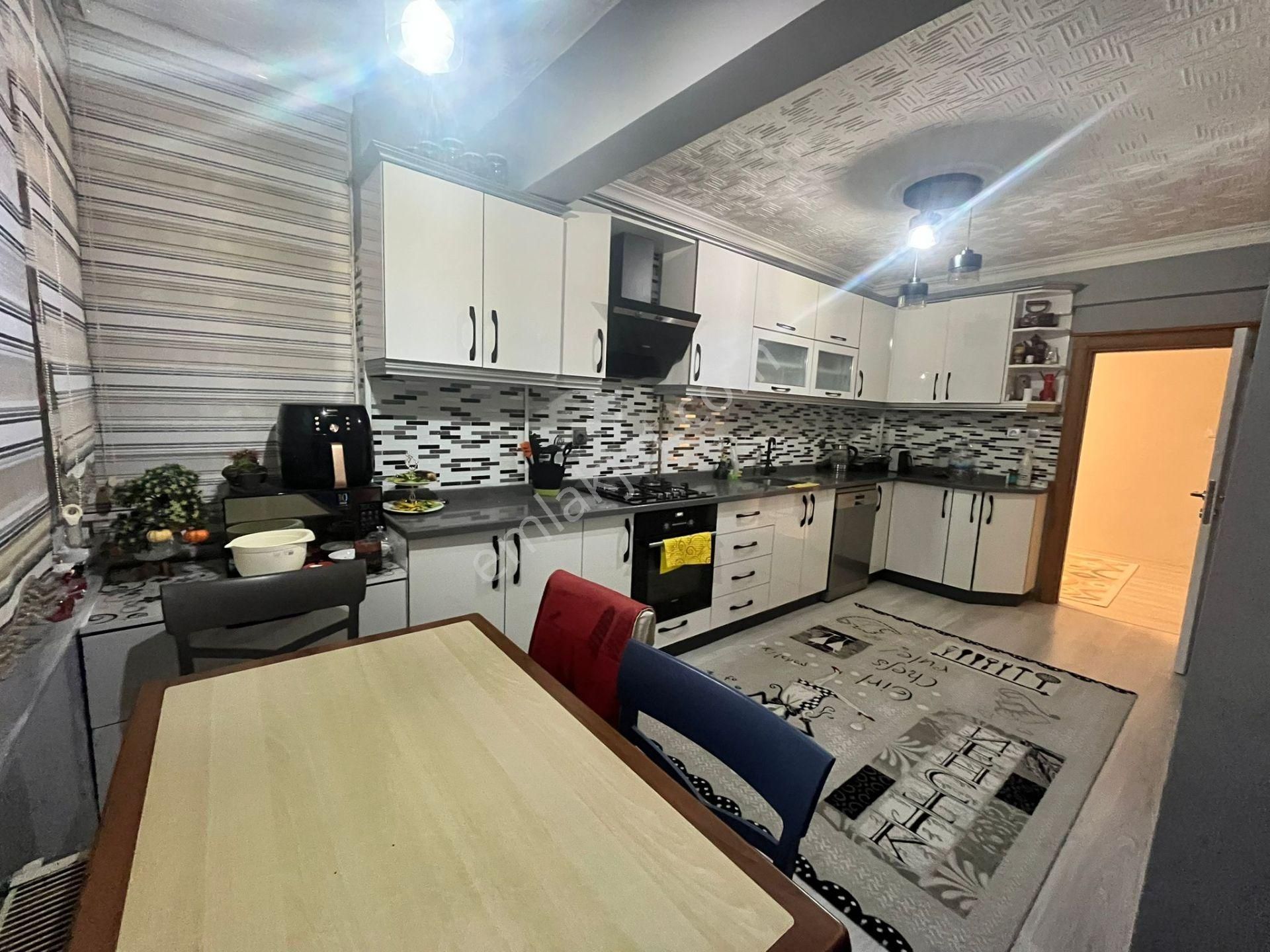 Remaxland Dan Kazımıye De 3+1 Geniş Full Yapılı Temiz Daire