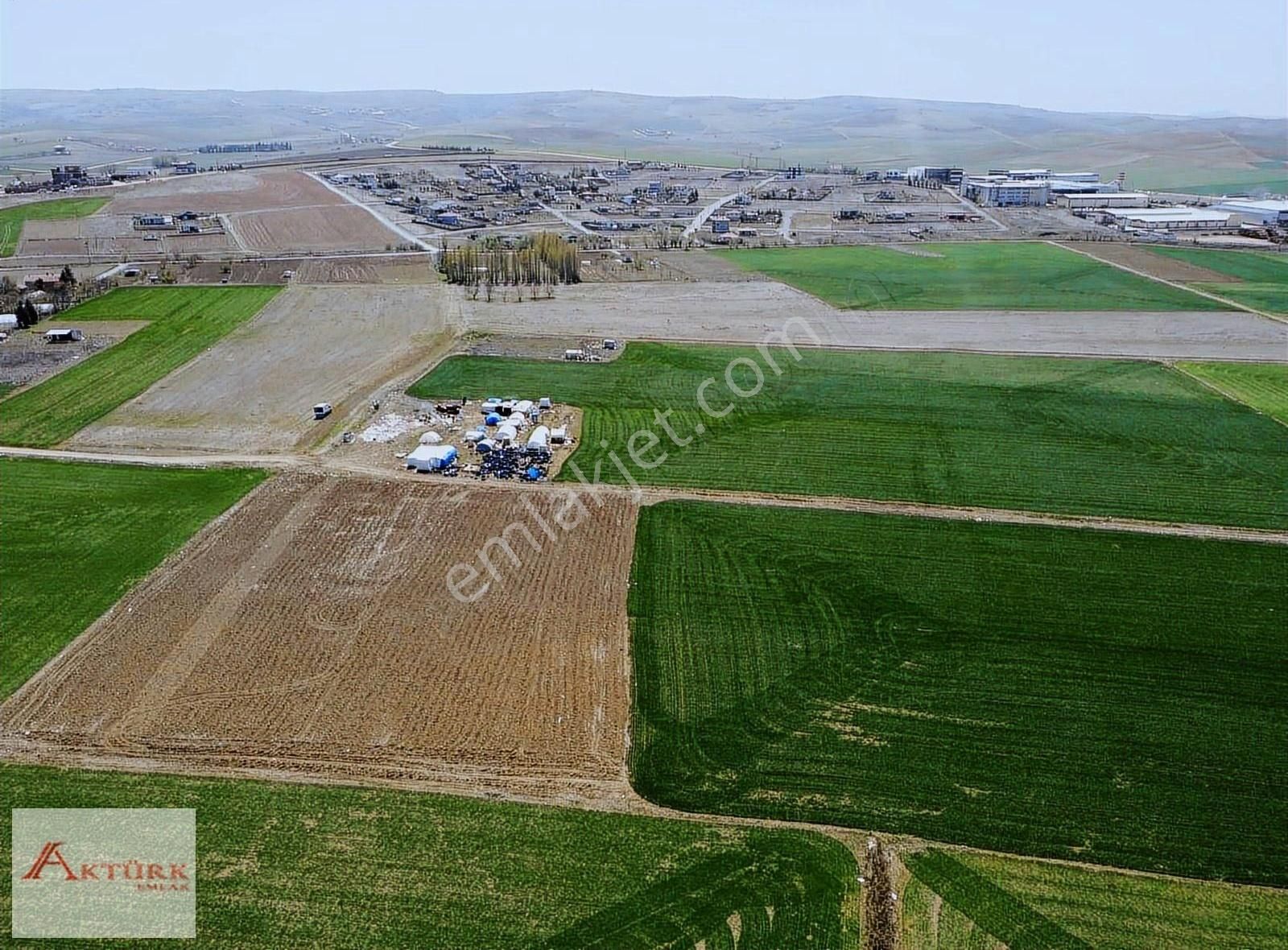/aktürk Emlaktan\342m2tapulu Okul Yanı İmar Sınırı Tarla Fırsat