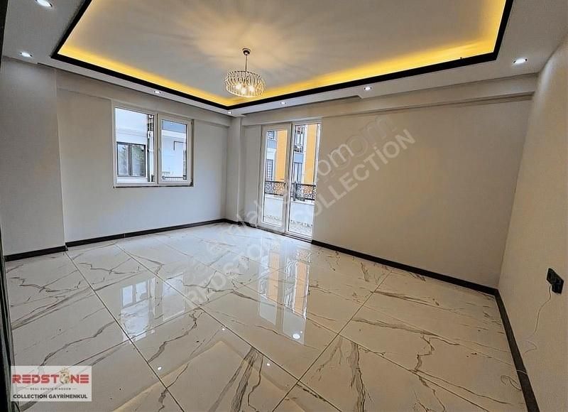 Ertuğrulgazide Site İçi Havuzlu 2+1 Ara Kat