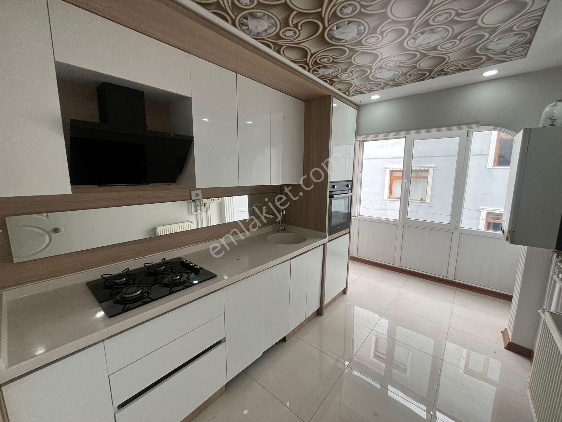 Plevne Mah. Cadde Üzeri Ön Cephe Ara Kat Bağımsız Full+full Yapılı 3+1 Daire