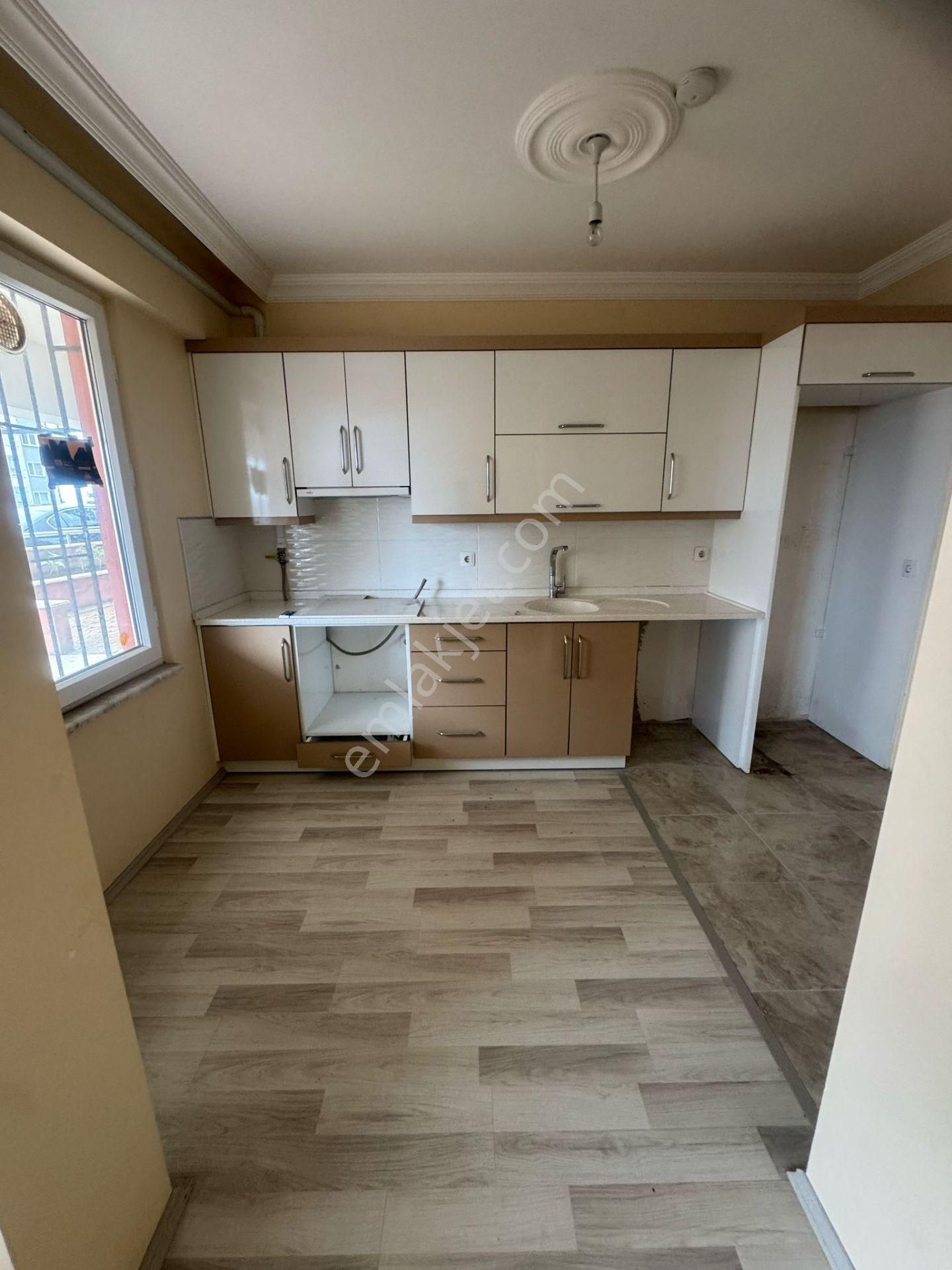 İnanç Emlaktan Gedikkayada 2+1 Kiralık Giriş Kat Daire